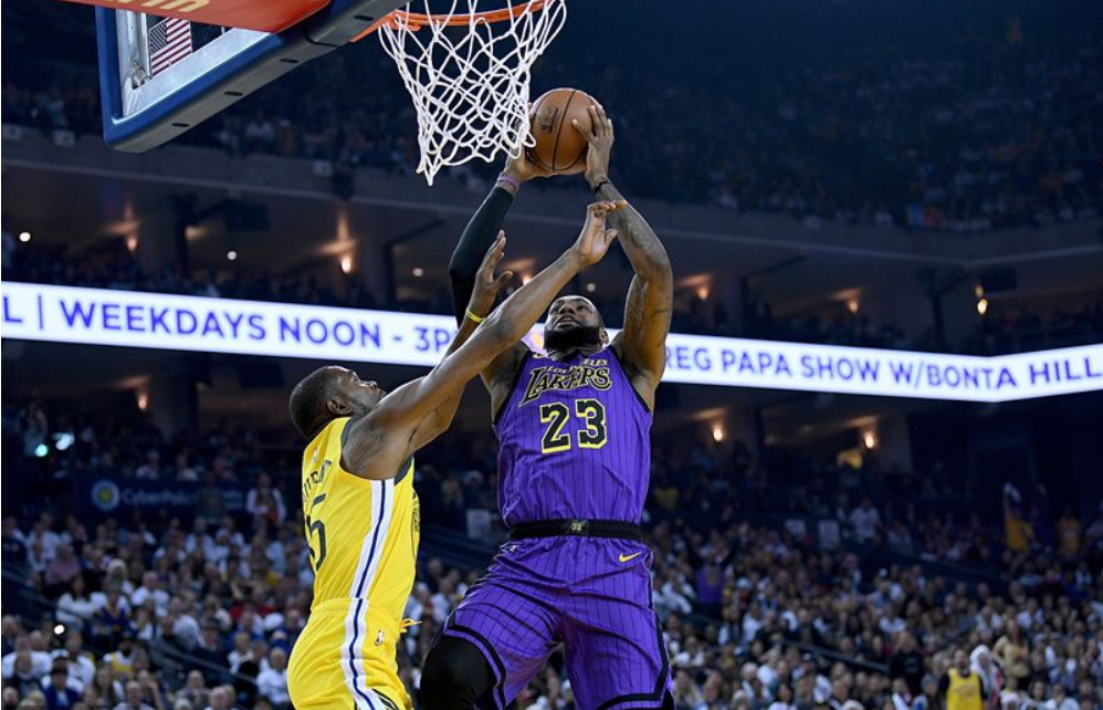  魔术连胜终结于青年军活塞  