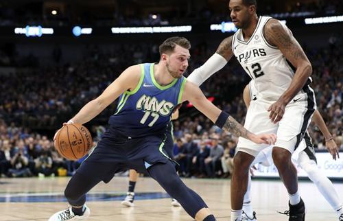  马刺战胜活塞终结十九连败  