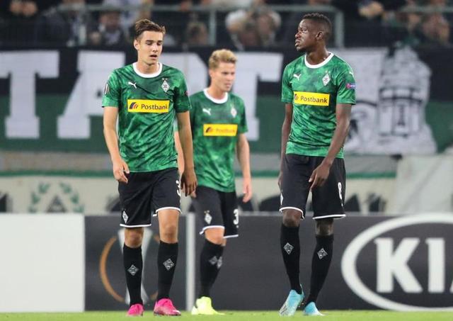  罗马锋线全面开花，狼队主场遭遇惨痛失利  